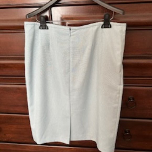 Le Suit Powder Blue Skirt Suit - Picture 8 of 11